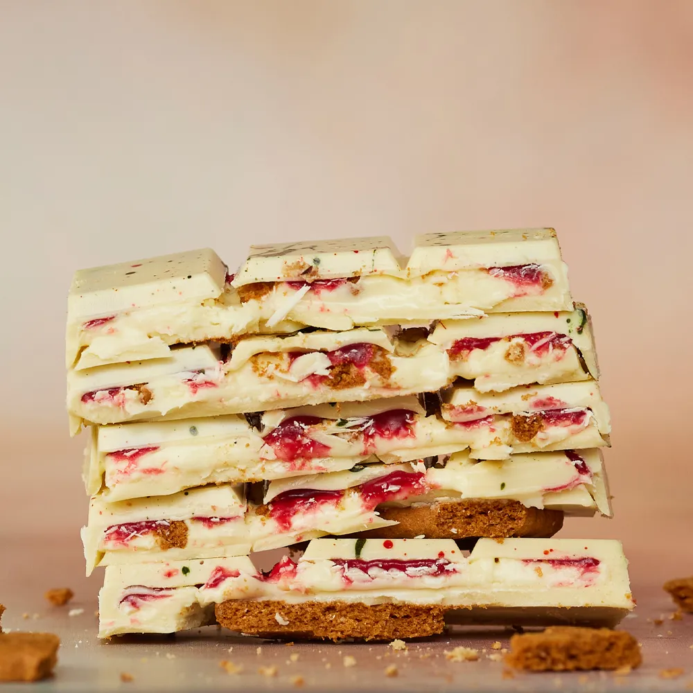 Chocoladebezorgd Barzz Lotus Cherry Cheesecake reep 220g wit