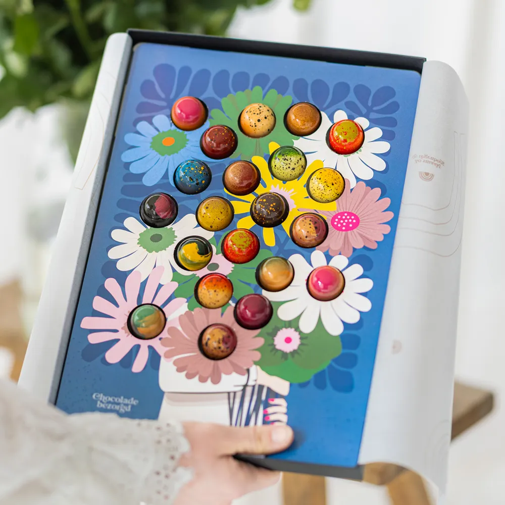 Chocoladebezorgd Bloemenbox kies & mix bonbons 21 stuks cadeau
